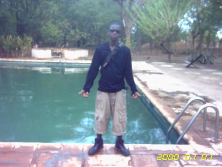 jété dans la piscine avec ma meuf ce jour la et il m'a donné le poeme suivant